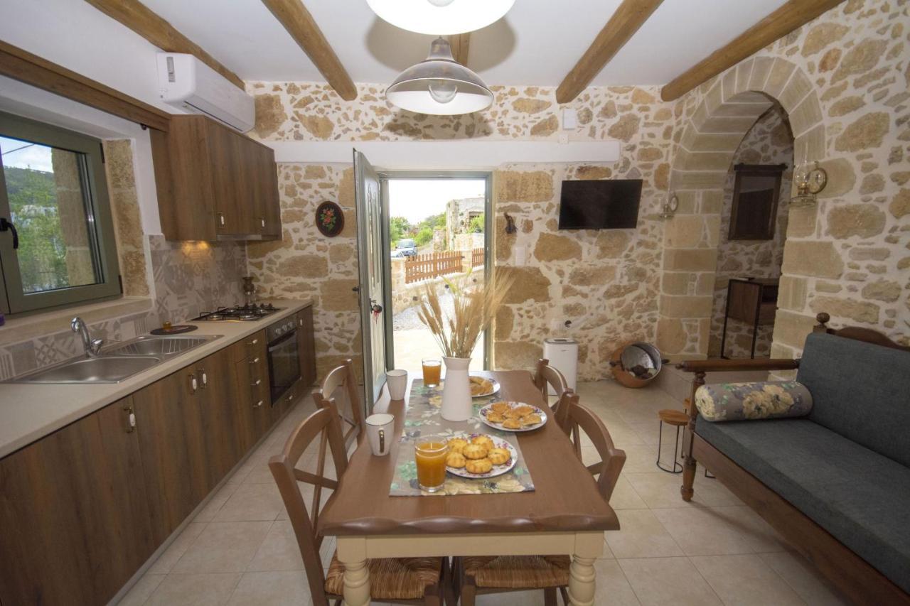Pamelas House With Jacuzzi Kissamos Bagian luar foto