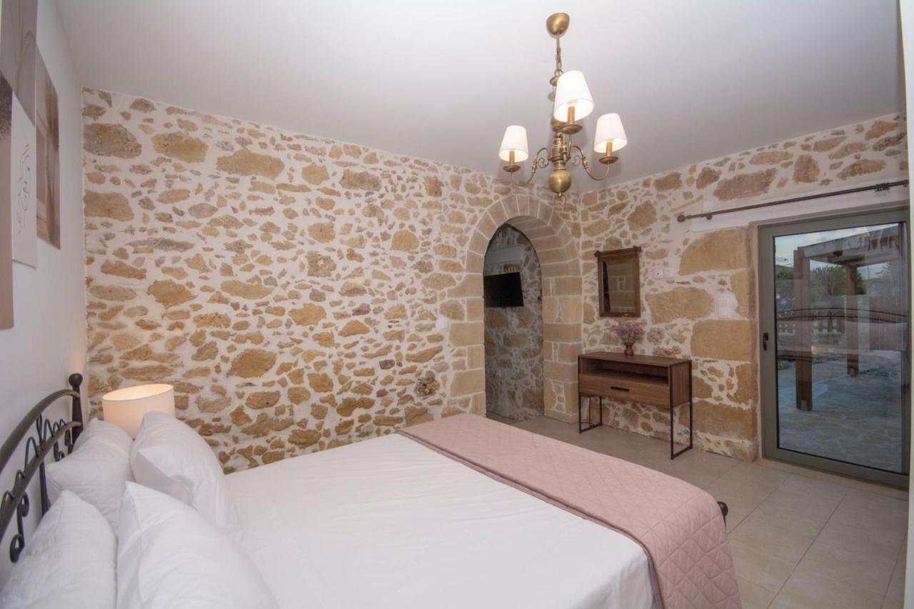 Pamelas House With Jacuzzi Kissamos Bagian luar foto
