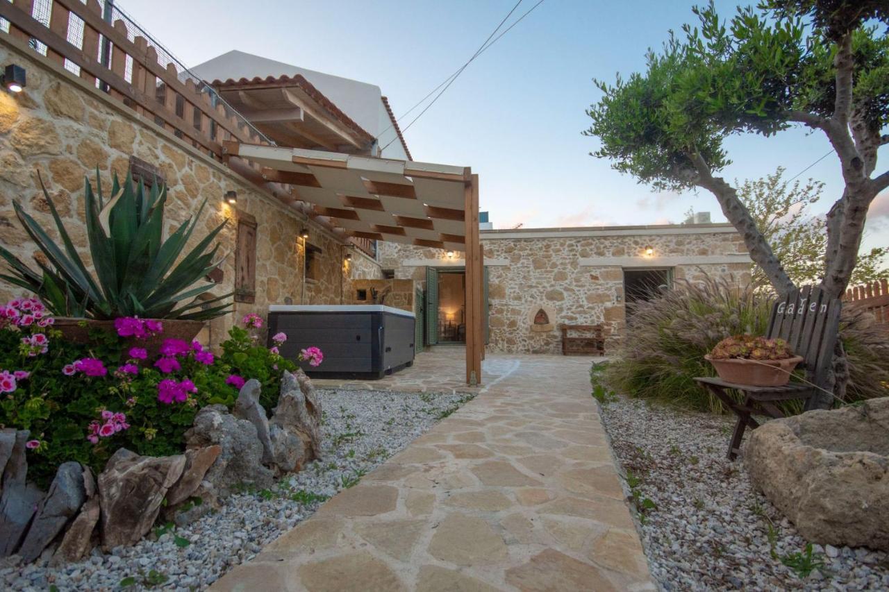 Pamelas House With Jacuzzi Kissamos Bagian luar foto