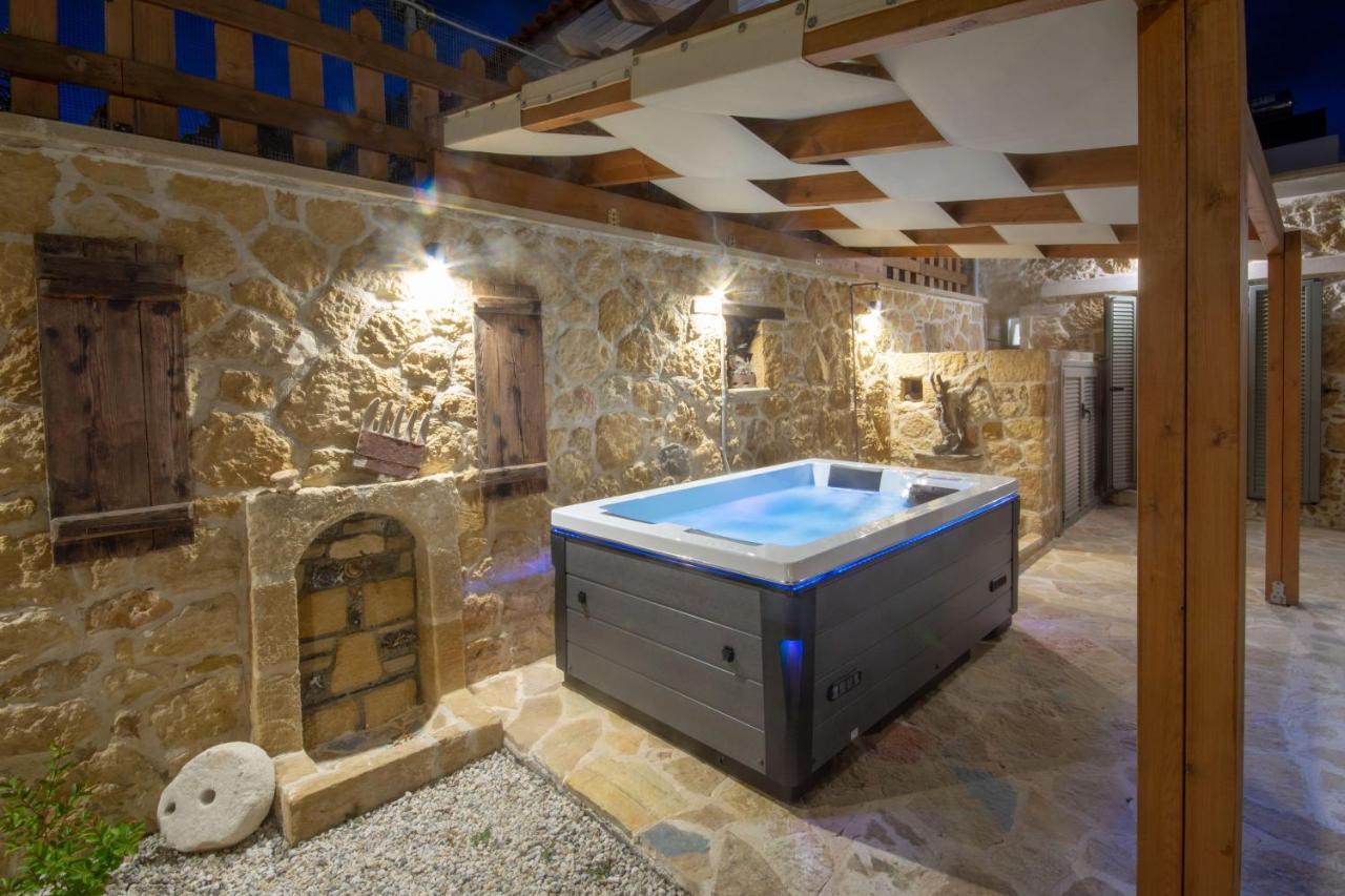 Pamelas House With Jacuzzi Kissamos Bagian luar foto